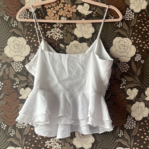 NWOT superdown Casandra Ruffle Cami Top in white size small - Picture 6 of 6